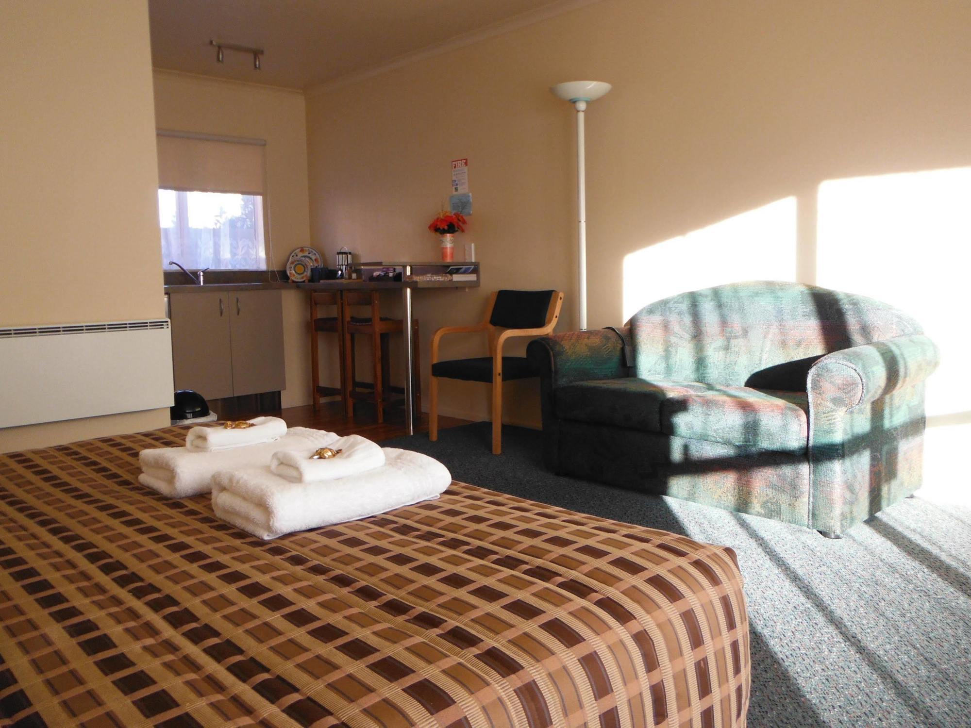 Heritage Court Motel Invercargill Exterior photo
